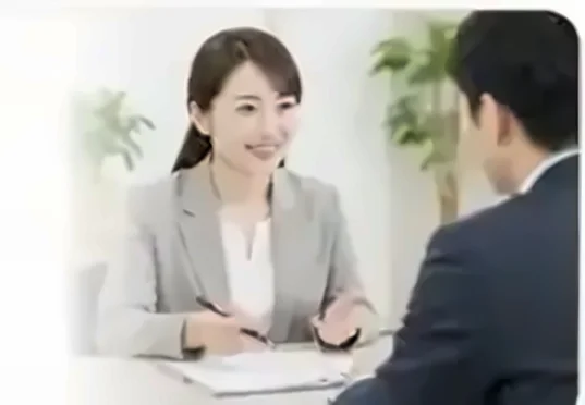 採用面談を行うスタッフ